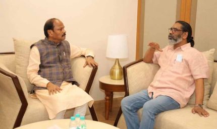 रघुवर दास ने की शिबू सोरेन से मुलाकात, स्वास्थ्य लाभ के लिए बाबा बैद्यनाथ से की प्रार्थना