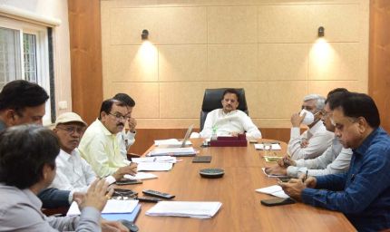 सरकार के पास संसाधनों की कमी नहीं, निर्माण एजेंसियाँ पूरी ऊर्जा और प्रतिबद्धता के साथ करें कार्य: उप मुख्यमंत्री श्री शुक्ल