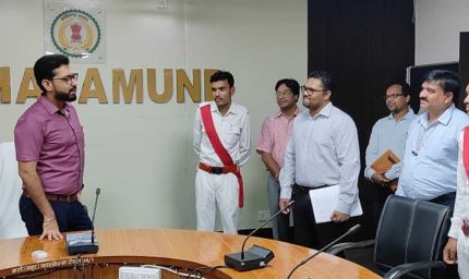 महासमुंद : समय सीमा बैठक में कलेक्टर ने दिए महत्वपूर्ण निर्देश, विकास कार्यों में गति लाने पर जोर