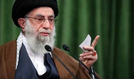 अयातुल्ला खामेनेई  ने कहा- कैंसर जैसा ट्यूमर है इजरायल, अमेरिका के पट्टे से बंधे कुत्ते की तरह