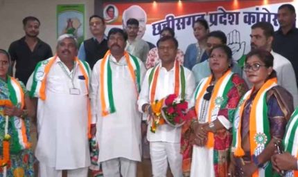छत्तीसगढ़ में सियासी उलटफेर: शिवसेना महिला विंग की प्रदेश अध्यक्ष समेत पूरी टीम कांग्रेस में शामिल