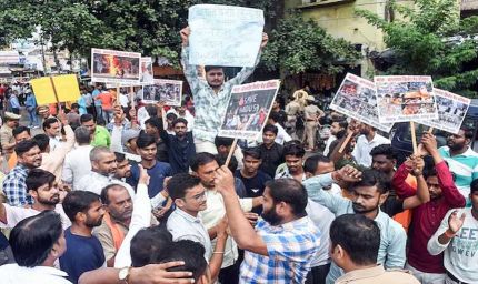 बांग्लादेश: हिंसा में 4 लोगों की मौत-कई घायल, धारा 144 लागू, छात्र बोले- खत्म करेंगे 'मुजीबवाद'