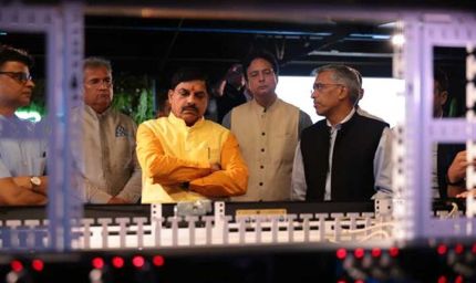 मुख्यमंत्री डॉ. यादव ने बार्सिलोना में सबमर कंपनी का किया दौरा