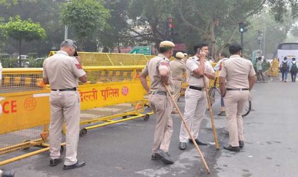 दिल्ली के 20 स्कूलों में सुबह-सुबह बम की धमकी, बेंगलुरु के 40 स्कूलों को भी थ्रेट मेल