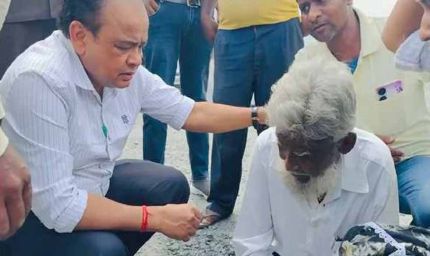 सड़क पर तड़प रहे बुजुर्ग की डॉ. इरफान अंसारी ने बचाई जान, परिजन बोले- नेता नहीं फरिश्ता हैं वो