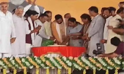 मुख्यमंत्री रेखा गुप्ता ने हरियाणा के जींद में स्थित अपने पैतृक गांव नंदगढ़ में मनाया जन्मदिन