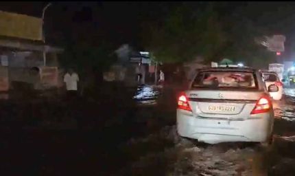 बाड़मेर में झमाझम बारिश से राहत, सड़कों पर बहा पानी का सैलाब