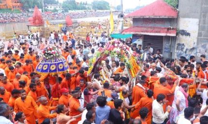 आज एकादशी के शुभ अवसर पर उज्जैन में बाबा महाकाल की दूसरी सवारी धूमधाम से निकल रही