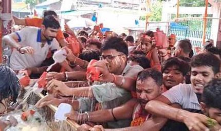 बाबा गरीबनाथ धाम में आस्था की बाढ़: तीन लाख से अधिक श्रद्धालुओं ने किया जलाभिषेक