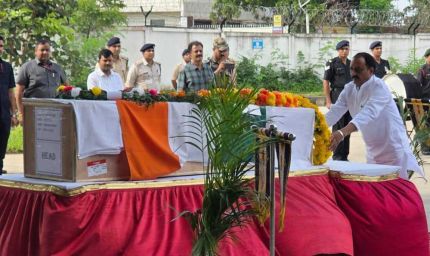 वीरगति को प्राप्त हुए सिपाही श्री हरिओम नागर का पार्थिव शरीर पहुंचा भोपाल