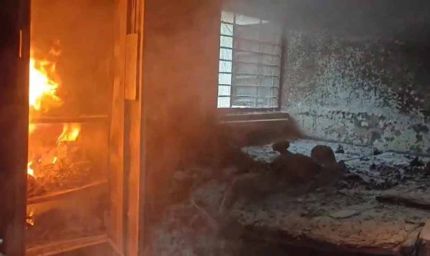 8 साल की बेटी संग मां ने किया आत्मदाह, घर में मिली दोनों की अधजली लाश