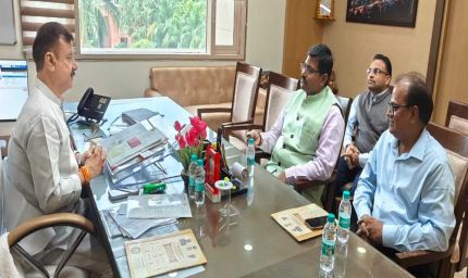 स्कूल शिक्षा मंत्री श्री सिंह से गुजरात संस्कृत बोर्ड के अध्यक्ष श्री पालीवाल ने की भेंट