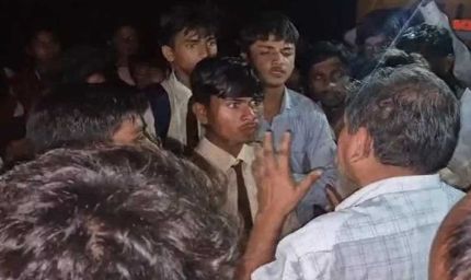 170 छात्रों का 30 किमी पैदल संघर्ष रंग लाया, कलेक्टर से मिले तो हटाया गया प्राचार्य