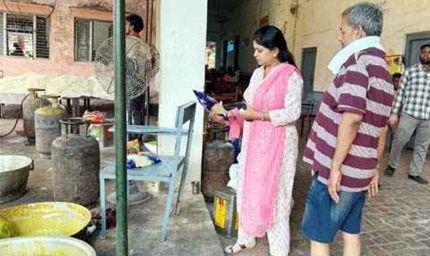 बलौदाबाजार : त्योहारी सीजन में खाद्य एवं औषधि प्रशासन क़ी टीम ने चलाया जांच अभियान