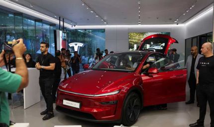 Tesla Model Y की बुकिंग पूरे भारत में शुरू, कश्मीर से कन्याकुमारी तक मचा क्रेज! जानिए प्रोसेस