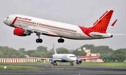 दिल्ली के इंदिरा गांधी हवाई अड्डे पर हुआ हादसा- लैंड होते ही एयर इंडिया विमान में अचानक लगी आग