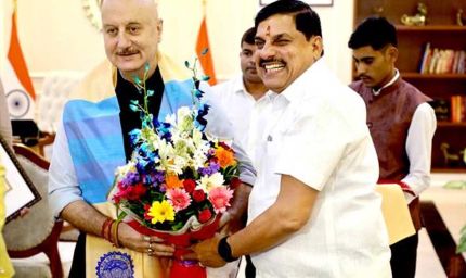 मुख्यमंत्री डॉ. यादव से अभिनेता श्री खेर ने की भेंट