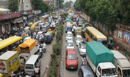 कोर्ट ने कहा डिलीवरी वाले सबसे ज्यादा सिग्नल तोड़ते, पुलिस सत्यापन की व्यवस्था नहीं