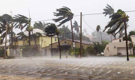 फिलीपींस में 'को-मे' तूफान की तबाही: 25 की मौत, लाखों विस्थापित