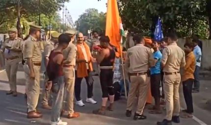रामपुर-मिलक में कांवड़ खंडित होने पर हंगामा, रेलवे स्टेशन के पास जाम