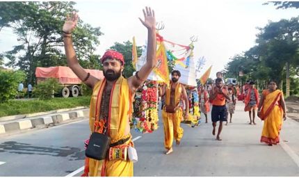 331 फीट लंबी कांवड़, 70 KM नंगे पांव यात्रा: श्रद्धा का अनोखा संकल्प