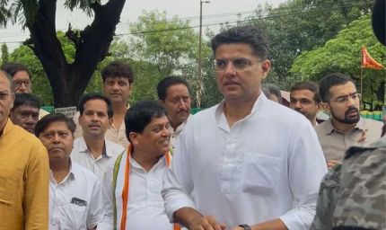 जेल में चैतन्य से मिले सचिन पायलट, बोले- कांग्रेस एक कदम भी पीछे नहीं हटेगी