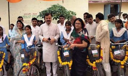 सरकारी स्कूलों में बच्चों को गुणवत्तापूर्ण शिक्षा देने के लिये राज्य सरकार वचनबद्ध