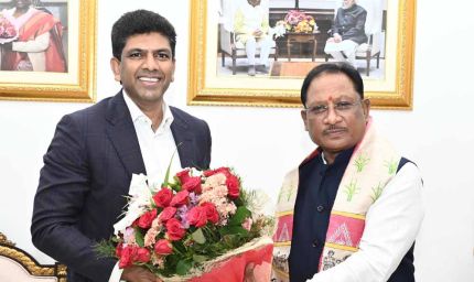 मुख्यमंत्री विष्णु देव साय से केंद्रीय संचार एवं ग्रामीण विकास राज्य मंत्री डॉ. चन्द्रशेखर पेम्मासानी ने की सौजन्य मुलाक़ात