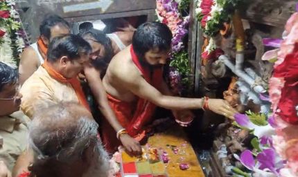 उज्जैन में नागचंद्रेश्वर के दर्शन को उमड़ा आस्था का सैलाब, 90 हजार श्रद्धालुओं ने लगाए दर्शन