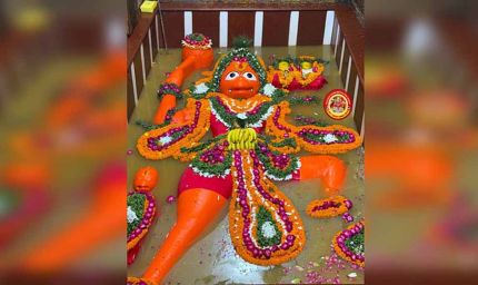तीसरी बार मां गंगा ने कराया श्री बड़े हनुमान जी को अमृत स्नान, अब बाढ़ का बढ़ा खतरा