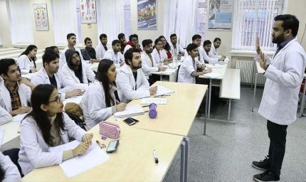 एमपी में MBBS की कुल सीटों में बदलाव: सरकारी कॉलेजों में 150 बढ़ीं, निजी में 250 घटीं