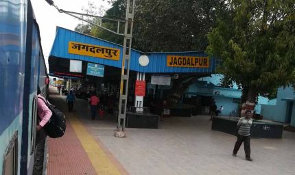 28 दिन बाद केके रेल लाइन पर दौड़ीं यात्री ट्रेनें, मुसाफिरों के चेहरे खिले