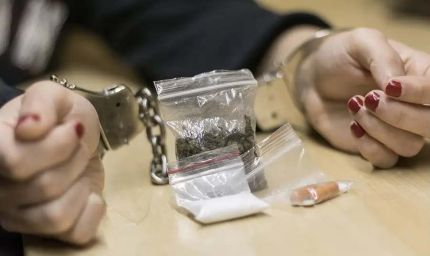 इंटरनेशनल स्मगलिंग का पर्दाफाश: बैंकॉक-दुबई होते हुए 40 करोड़ का गांजा लेकर हैदराबाद पहुंची महिला गिरफ्तार