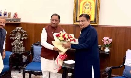 राज्य की सड़कों और विकास योजनाओं पर चर्चा करने आज शाम केंद्रीय मंत्री नितिन गडकरी से मिले मुख्यमंत्री विष्णुदेव साय