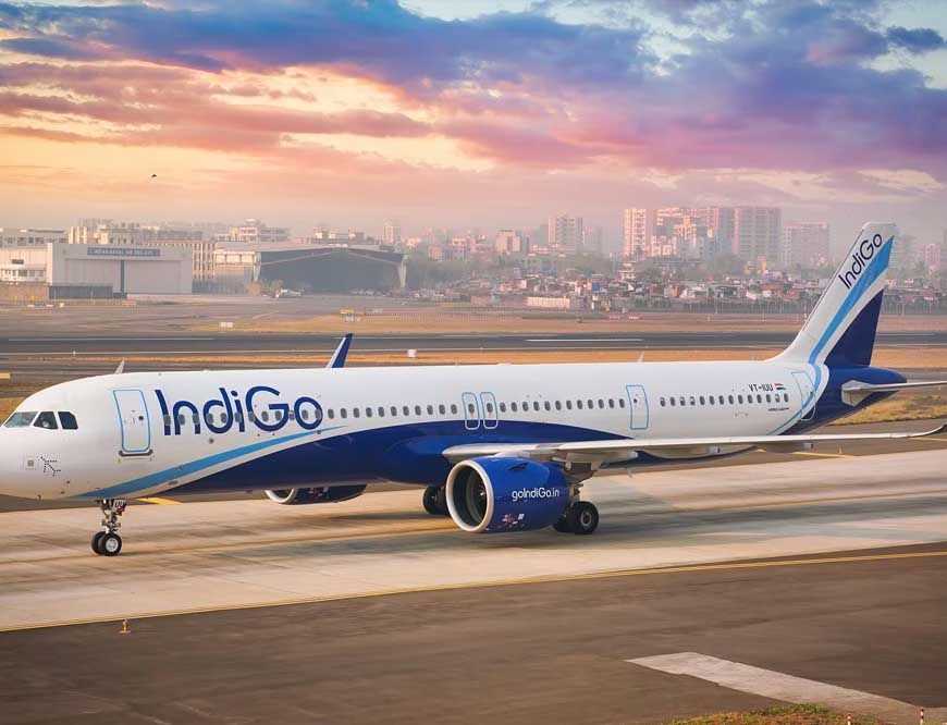 प्रयागराज से बेंगलुरु जा रही indigo की फ्लाइट के अंदर यात्रियों को आई पेट्रोल जैसी गंध, टेकऑफ से पहले रद्द हुई उड़ान