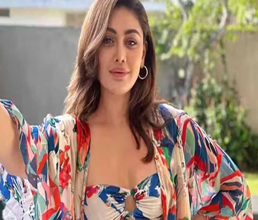बॉलीवुड में छिड़ी नई चर्चा, सुंदर दिखने को लिए हर हफ्ते Injection लगवाती थी Actress