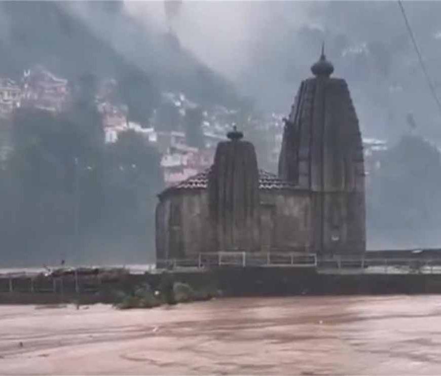 पंजाब सहित पड़ोसी राज्यों में भारी बारिश, और बादल फटने की घटनाओं के चलते तबाही मच गई