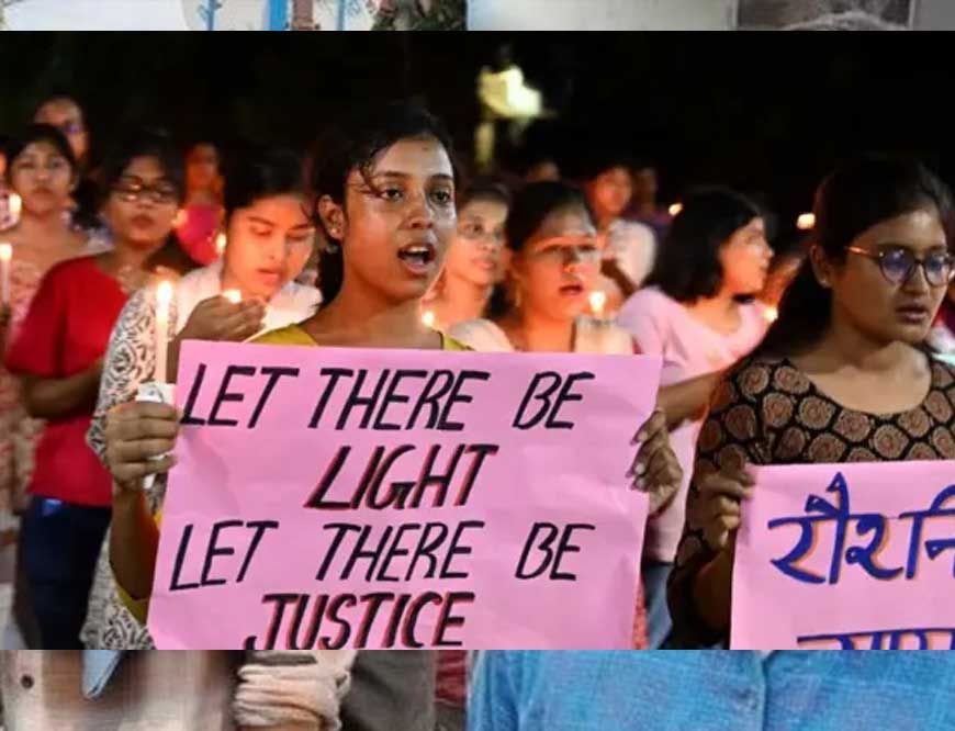 कोलकाता गैंगरेप केस में गिरफ्तार चारों आरोपियों को कोर्ट में पेश, मनोजीत और 2 अन्य आरोपी छात्रा को 8 जुलाई तक हिरासत में भेजा