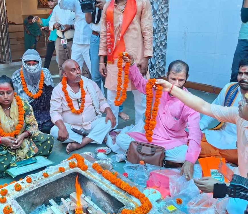 UP में 12 लोगों ने छोड़ा इस्लाम, लौटे हिंदू धर्म में; जलालुद्दीन पर धर्मांतरण का आरोप