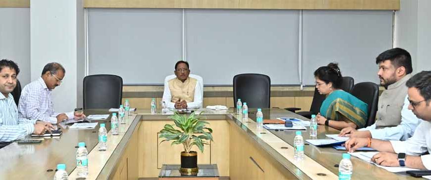 मुख्यमंत्री साय ने की इलेक्ट्रॉनिक्स एवं सूचना प्रौद्योगिकी विभाग के कार्यों की समीक्षा : बस्तर से सरगुजा तक डिजिटल क्रांति का विस्तार, 5000 मोबाइल टावर का लक्ष्य तय