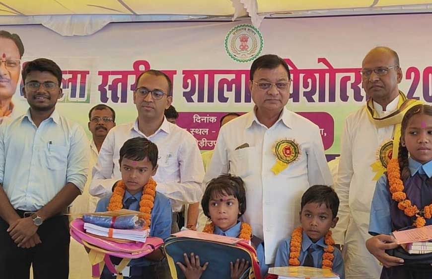 रायपुर : शिक्षा हमारे जीवन की सबसे बड़ी पूंजी: मंत्री लखन लाल देवांगन
