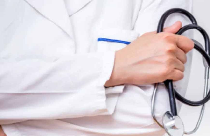 उत्तर प्रदेश : मरीजों से अवैध वसूली के आरोप में उपचारिका निलंबित