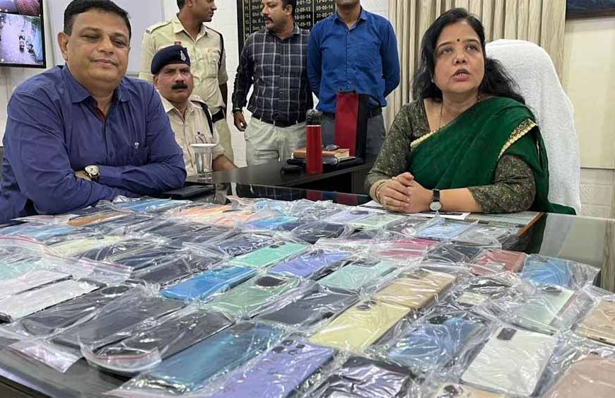 जीआरपी ने 75 लोगों को लौंटाएं उनके मोबाइल