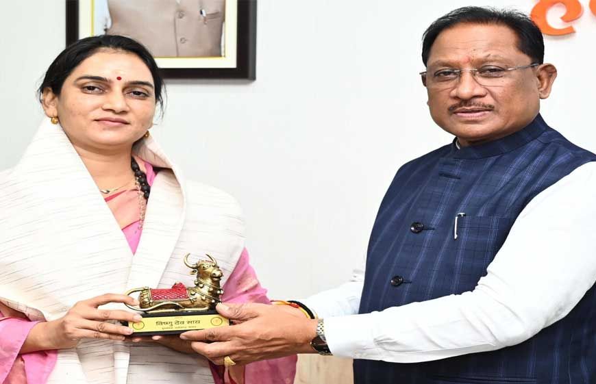 रायपुर : मुख्यमंत्री विष्णु देव साय ने वॉटर वुमन शिप्रा पाठक का किया सम्मान