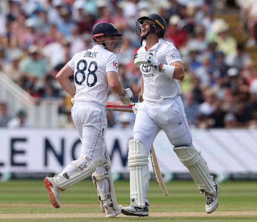 इंग्लैंड की इस पारी के दौरान 6 बल्लेबाज खाता भी नहीं खोल पाए, फिर भी बनाया वर्ल्ड रिकॉर्ड