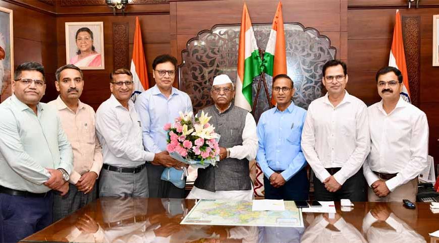 राज्यपाल से राजस्थान प्रशासनिक सेवा से भारतीय प्रशासनिक सेवा में पदोन्नत अधिकारी प्रतिनिधिमंडल ने की मुलाकात