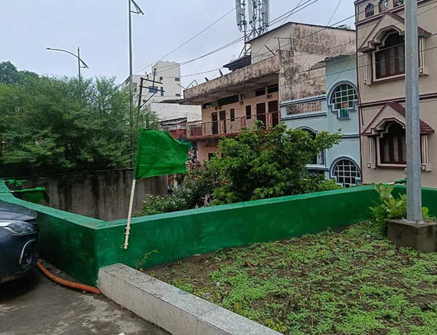 हमीदिया हॉस्पिटल में अतिक्रमण का मामला मुख्यमंत्री तक पहुंचा, हरा रंग पोत कर लगाये धार्मिक झंडे