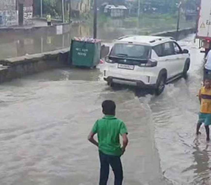 उदयपुर में दो घंटे की मूसलाधार बारिश से शहर जलमग्न, ओल्ड सिटी में 3 से 4 फीट पानी