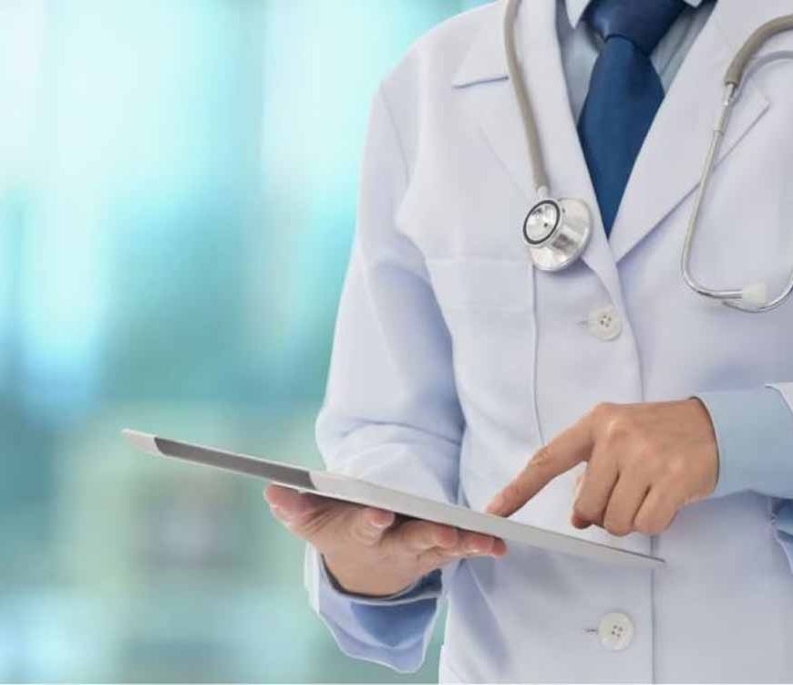 महिला सहकर्मी से शादी से इनकार पर बेकाबू हुआ डॉक्टर, मारपीट कर छीना मोबाइल