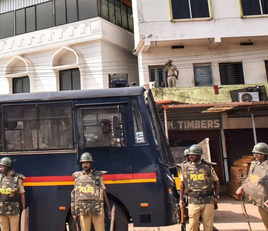 कर्नाटक के शिवमोगा में मूर्ति तोड़फोड़ से तनाव, गणेश और नाग देवता की प्रतिमाएं क्षतिग्रस्त